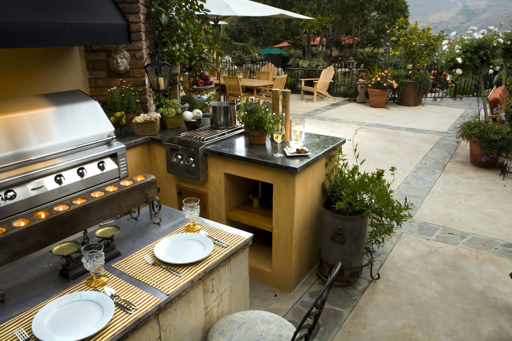 Outdoor kitchen with barbecue grill
